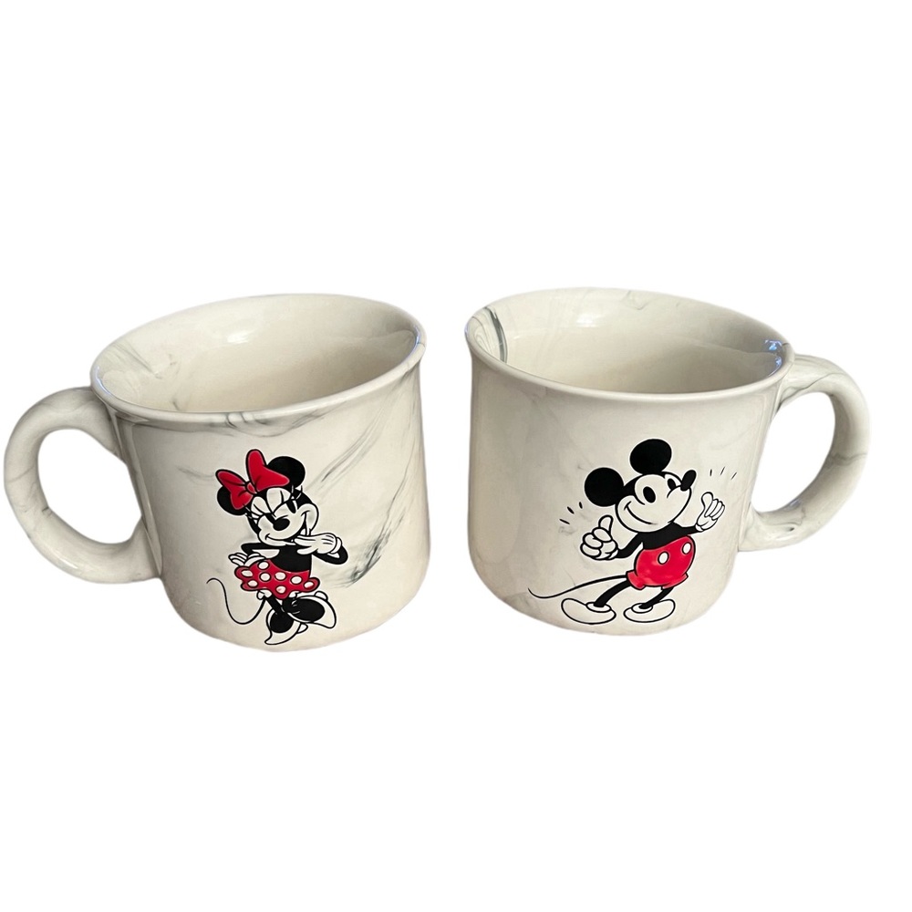Brand New Set of 2 Mickey & Minnie Mouse Mugs!